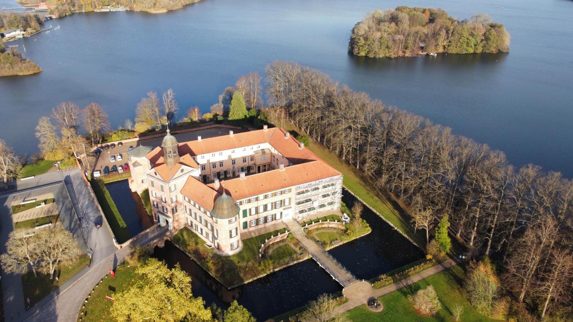 Kleines Ferienhaeuschen Im Garten Eutin Bagian luar foto